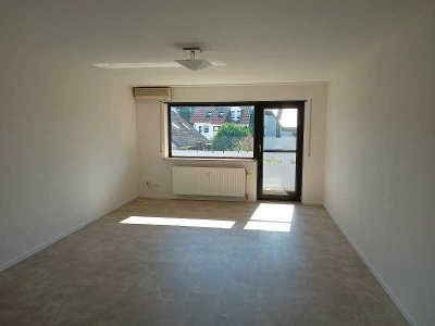 Helle 3-Zimmer Wohnung mit EBK, Klimaanlage und Balkon in Eppelheim
