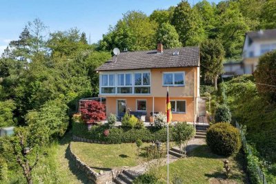 Idyllisch gelegenes Einfamilienhaus in ruhiger Lage mit tollem Ausblick!
