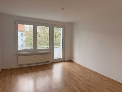 Ruhige und helle 3-Raum Wohnung mit Balkon - 1km zum Zentrum