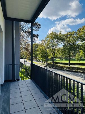 „Charmante, sanierte Altbauwohnung mit hochwertiger Ausstattung direkt am Park mit See“