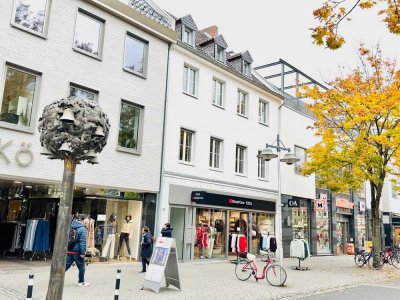 Bezugsfreie 2-Zimmer-Wohnung mit Dachterrasse. Blick auf Schloßplatz und Weihnachtsmarkt!