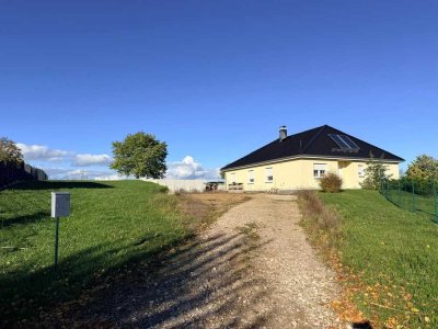 Idyllisches Wohnen mit Schlossblick  – großzügiges Grundstück & moderner Wohnkomfort
