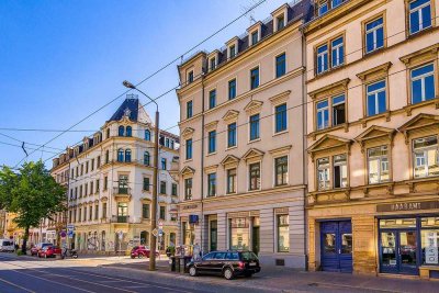 Sehr charmante Altbauwohnung am Rande des Szeneviertels. Balkon zum Hof, Wanne, EBK. mgl., etc.