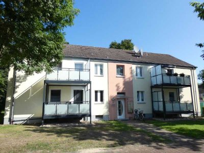 Wunderbare Erdgeschoss-Wohnung mit großem Balkon *wird demnächst modernisiert*