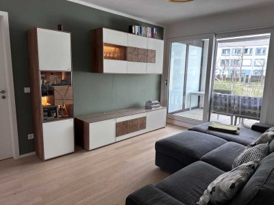 Schöne 3-Zimmer Wohnung mit kleinem Garten, Terrasse und Loggia in Neupasing (teilmöbliert)