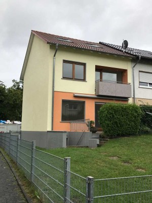 Blumenrod, modern renoviertes EFH mit Terrasse/Balkon und Garten - direkt vom Eigentümer