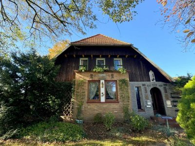 Sanierungsbedürftiges Dreiparteienhaus mit großem Grundstück in Gehrden - Ideal für Handwerker