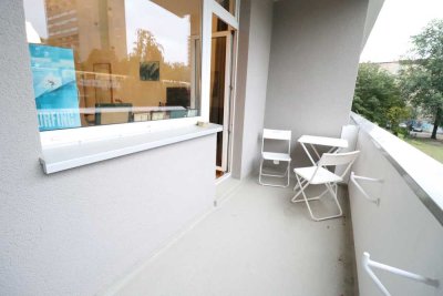 **** BERLIN MITTE HANSAVIERTEL bezugsfrei ! SONNENBALKON  ! We speak English / French