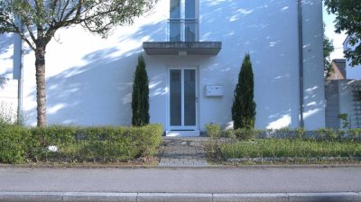 Lichtdurchflutete Maisonette-Wohnung mit Gartenidylle in Best-Lage von Augsburg-Hochzoll