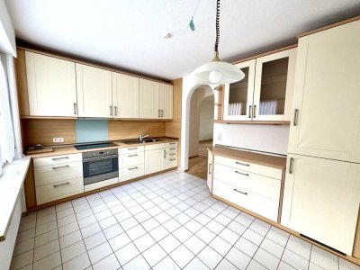 KL-West - Renovierte 3-Zimmerwohnung mit Einbauküche und Balkon