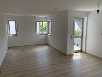 *TOP* Exklusive, neu renovierte 2 Zi. Wohnung, Gartenblick in Hochzoll-Süd, ruhige Lage nähe Bahnhof