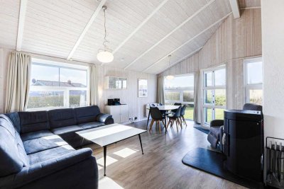Direkte Deichlage - gepflegtes Ferienhaus für 6 Personen mit Kamin, Sauna, Garten & Parkplatz