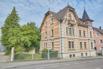 Charmantes Wohnhaus mit historischer Architektur und großem Grundstück