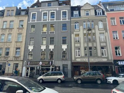 Südstadt Altbau - Modernisierte 4-Zimmer-Wohnung in Köln-