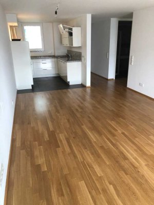 Moderne 2-Zi. Wohnung mit Balkon und Stellplatz - Frankfurt Riedberg