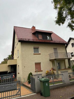 Stilvolle 4-Zimmer-Wohnung mit Balkon und Garten in Ladenburg