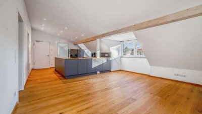 3-Zimmer-Dachgeschosswohnung mit zwei Balkonen und moderner Einbauküche in München-Waldtrudering