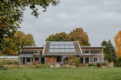 Schadeland: Ökologisches Traumhaus mit separatem Gästehaus und maximalem WOW- Faktor zu kaufen!