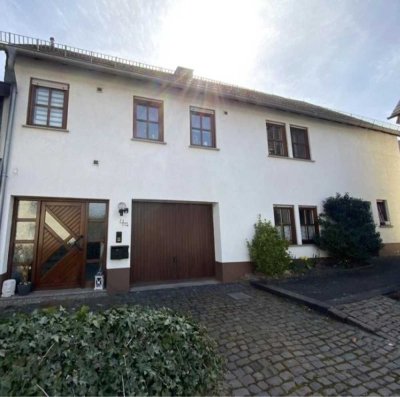 Großzügiges 1-2 Familienhaus
