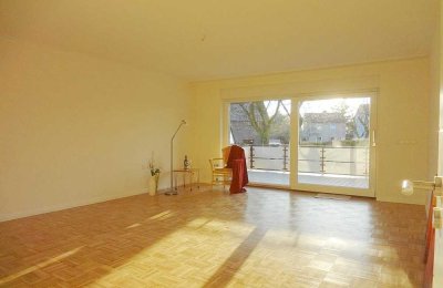 5 Zimmer Maisonette-Wohnung mit Balkon, Garage, Stellplatz, Einbauküche, 2 Bäder + GWC