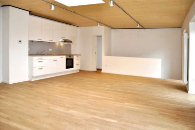 Helle, großzügige 3-Zimmer-Wohnung als kleines Stadthaus in Innenstadt