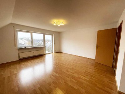 3 Zimmer. Ruhige Lage, Westbalkon, sehr gepflegt und schön renoviert