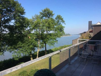 Penthouse Erste Rheinlage, möbliert auf Zeit