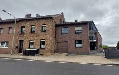 Charmantes Einfamilienhaus mit unverbaubarerem Weitblick plus Investmentanlage
