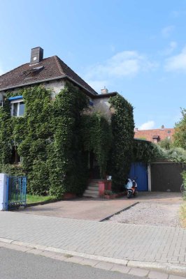 Gemütliche Doppelhaushälfte mit schönem Garten in Zentrumslage von Landau !