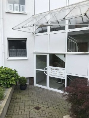 Vollständig renovierte 1,5-Zimmer-EG-Wohnung mit Balkon in Ennepetal Homberge