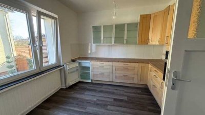 Döhren: Zweifamilienhaus - Kaffeemühle auf einem großzügigen Grundstück