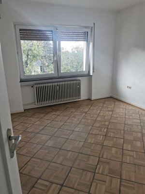 4-Zimmer-Wohnung mit Balkon & Einbauküche in Darmstadt-Bessungen zu vermieten