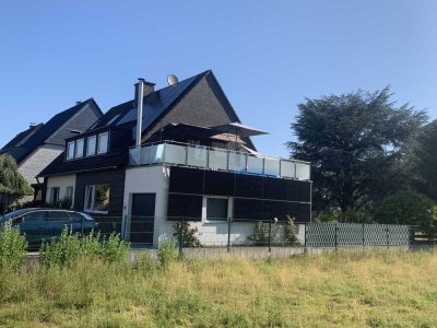 Exklusive 3,5-Raum-Wohnung mit Dachterrasse in Langenfeld-Mahlbruch (Rheinland)