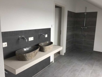 neuwertige Doppelhaushäfte  mit Garten in ruhiger Stadtrandlage - Ideal für Familien mit Kindern