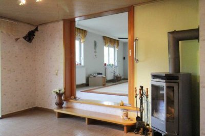 5-Zimmer mit Kaminofen, Balkon, Einbauküche und tollem Ausblick