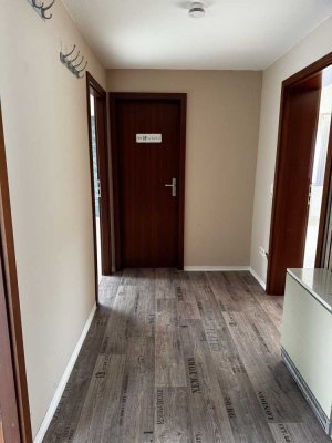 3-Zimmer-Dachgeschosswohnung – 90 m² – mit Einbauküche oder eigener Gestaltung möglich