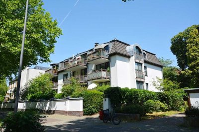 Helle 3 Zimmer-Wohnung im 1. OG mit Balkon in äußerst gepflegtem Mehrfamilien-haus * Nähe Arena *