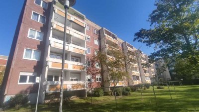 Bezugsfertige 3-Raum-Wohnung mit Balkon und Dusche
