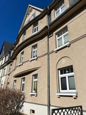 Großzügige 4-Zimmer mit Laminat, Balkon und Garage in sehr guter Lage