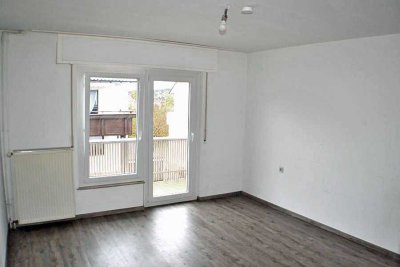 Helle 2-Zi.-Wohnung mit 2 Balkonen und Garage in ruhiger Wohnlage von Birkenfeld
