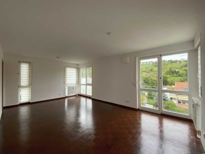 Helle & möbelierte 1-Zimmer-Wohnung mit Duplex-Garage & Keller