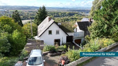 Charmantes Einfamilienhaus in erster Reihe mit Panoramablick ins Rheintal
