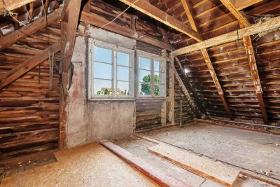 Sanierungsbedürftige Doppelhaushälfte mit Traum Grundstück