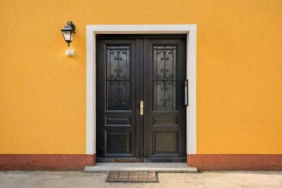 NORDEND BESTLAGE: Vierter Stock mit Dachboden - sofort frei!