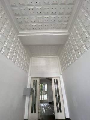 Repräsentative- 6 Zimmer Altbauwohnung - U Bahn Nähe