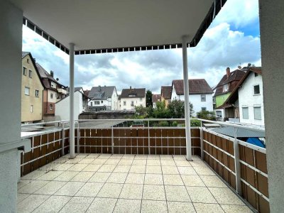 Helle 3-Zimmer-Wohnung mit großem Balkon in ruhiger Lage