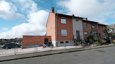 Neuer Preis ! Komplett modernisiertes Reihenendhaus mit Garage und Wintergarten.