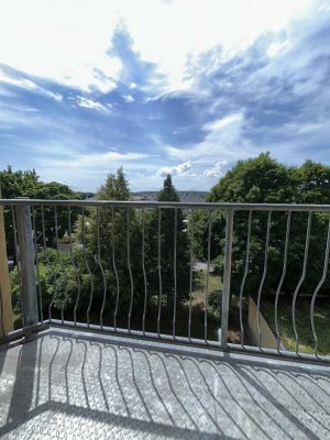 Helle 2-Raum-Wohnung mit Balkon