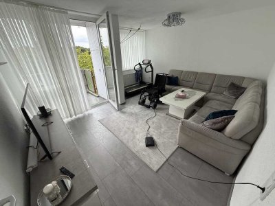 Renovierte 3-Zimmer-Wohnung mit Balkon & 2 Bädern in Hackenbroich