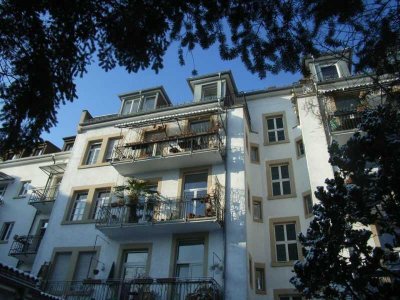 ** Studieren in Karlsruhe = WG-geeignete Altbauwohnung in der Karlsruher Südweststadt!
